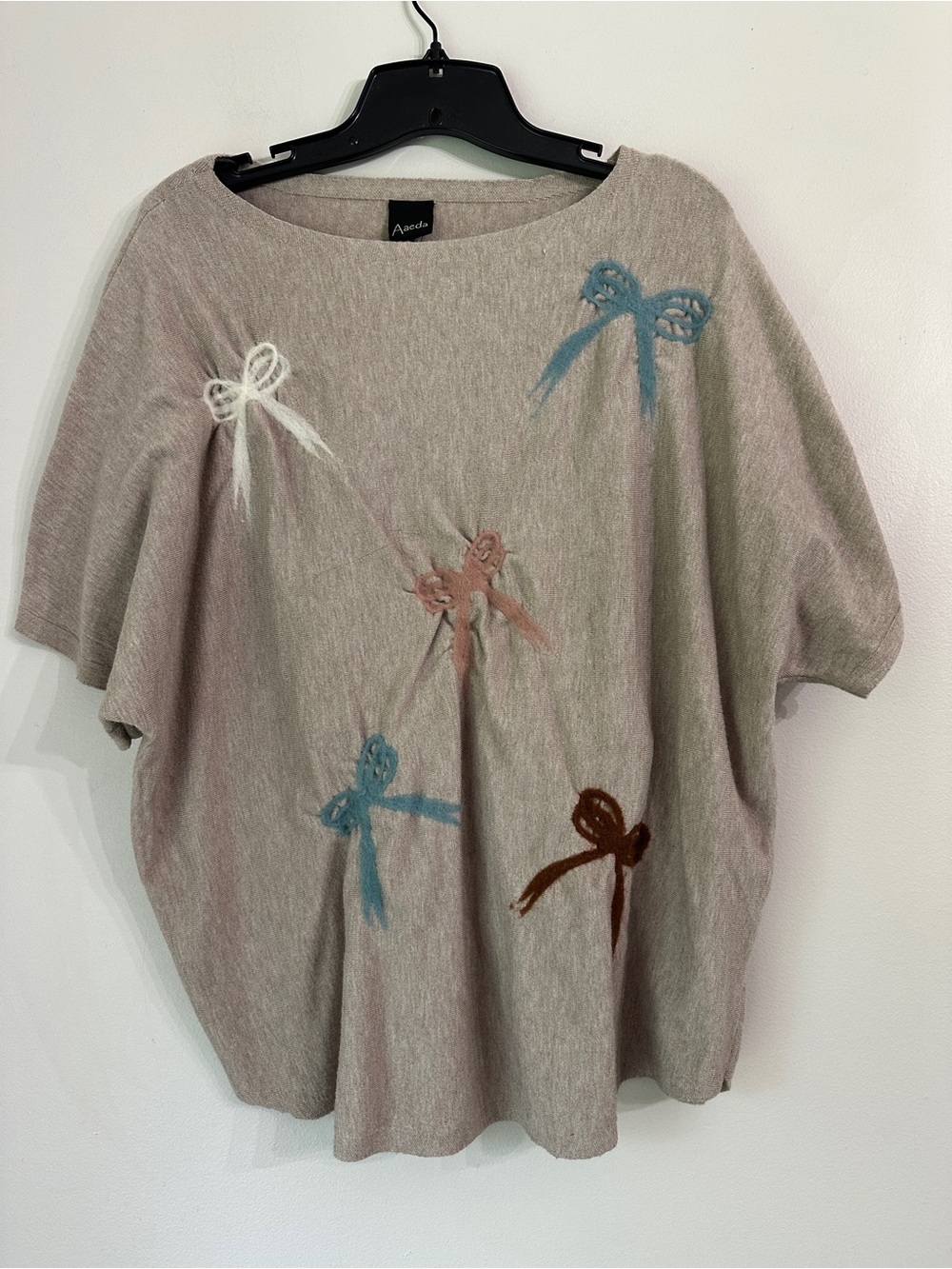 Aaeda Oversized Bow Ribbon Shirt size Large